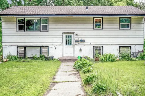 Relax with the family in a newly renovated and furnished upper level duplex. Hotels in Fridley