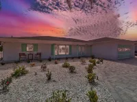 Spacious waterfront home in Apollo Beach w/ private swimming pool and boat dock. Hotels in Apollo Beach