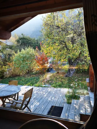 Charming house with views completely refurbished, decor is neat and warm, Отели рядом с достопримечательностью «Парк Мерле»