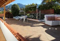 Great quiet vacation home for 4 people with private pool and large garden
