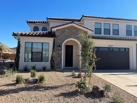 New! 5 Bedrooms, 5 Full Bath, 12 Beds, Ping Pong, Arcade, Bball, Foosball, BBQ