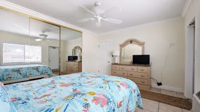 Lido  Beach  Ocean View/POOL  Sarasota Beachfront OFF SEASON RATES Hotels near Lido beach