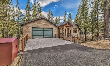 Luxury Home -Game & Theater Room- 4000Sqft  Permit No:073322 Tot# T64849