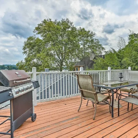 Lakeview Cozy Home - 2-Bedroom Cottage in Hopatcong, NJ