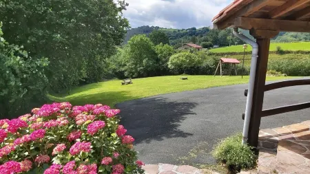 Self catering Labakia for 6 people Отели в г. Comarca de Baztan