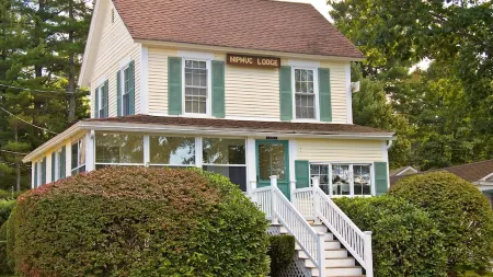 chief Smith Cove Lakefront Vacation Rental on Lake Winnipesaukee