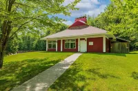 Snow Mountain Lodge- 6 Miles from Mt Snow. Ski, Indoor Pool, Golf, Hike, Relax!