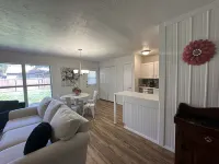 Cozy 3-bedroom house with WiFi and AC in enjoyable Allen no chores 앨런 하이 스쿨 트랙 앤드 필드 스타디움 주변 호텔