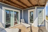 Unobstructed Ocean Views!  Walk to the Beach! King Bed. Pets. Nema 14-50 Outlet!