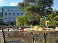 Cresta President Hotel