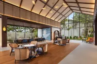 나우쿠치아 하우스, 나우쿠치아탈 - 아이에이치씨엘 셀렉션스