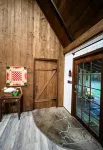 Cozy Cabin with Beautiful Sunsets. Less Than Hour to 5 State Parks. King Bed.