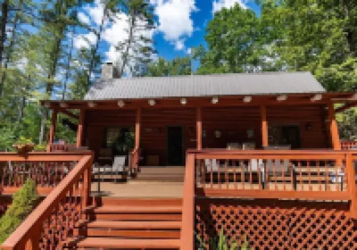 Relaxing Forest Retreat/minutes from Lake George