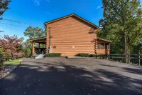 WHEELCHAIR ACCESSIBLE, 4 King Suites, Close to Pigeon Forge, WOW Views! - 4 ดาว