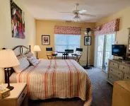 Luxury Fairway Condo Overlooking Two Fairways : Near Beaches -