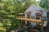 Last Minute Fall Deals Mtn. Views from Deck & Private Dock, Cozy Firepit, & Cove