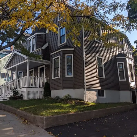 Stylish Boston-Area Duplex - Free Parking, Yard, Comfortable Stay