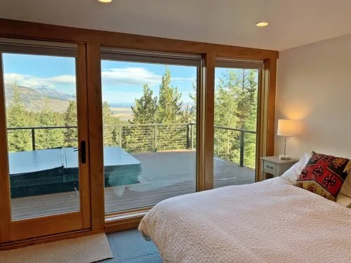Jackson Hole Cabin with Incredible Views - Hot Tub, Sauna, Private, Sleeps 8