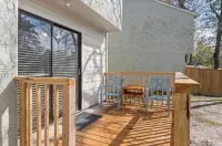 Oakwell Townhome - King Bed Suite minutes from Texas A&M