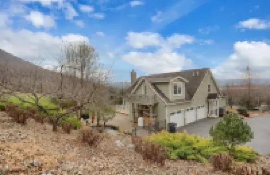 Top of Lemont - Minutes to Downtown State College and Penn State