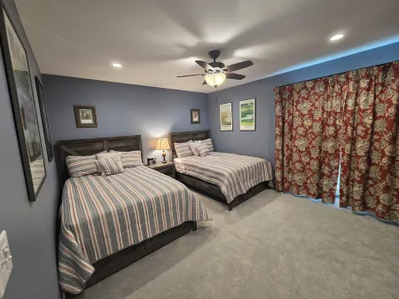 Reconfigured 2 bedroom, 2 bath condo, walking distance Pinehurst Resort.