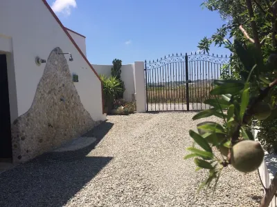 Villa Bergamotto - Luxury 3 mins drive to Beach, 1st Floor, sea view sun terrace