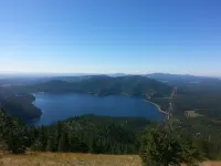 Private lake house on Deer Lake