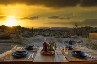Panoramic Views & Hot Tub! Joshua Tree Sunset Vista