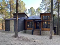 Luxury Cabin, 2 BR 2.5 Bath, Sleeps 9 max, 2 Pets Max with Pet Fee Hoteles en Condado de McCurtain