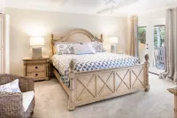 New Orleans Area Beautiful Waterfront Home 4BR with Private Boat Dock
