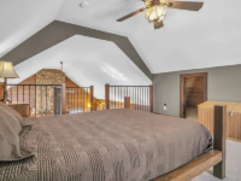Rustic Cottage Retreat Hotels in Collins
