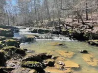 Bourbon Trail Bungalow-fast WiFi, low cleaning fee, lots of parking, fenced in Hotels in Bullitt County