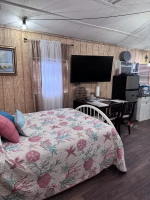 The Hideout<br>Less than 5 minutes from Lake Palestine