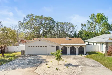 HANNAH’S BEACHSIDE RESORT