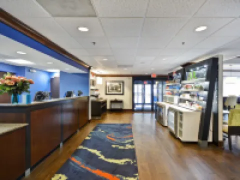Hampton Inn Birmingham/Mountain Brook Hotels near Back Forty Beer Co.