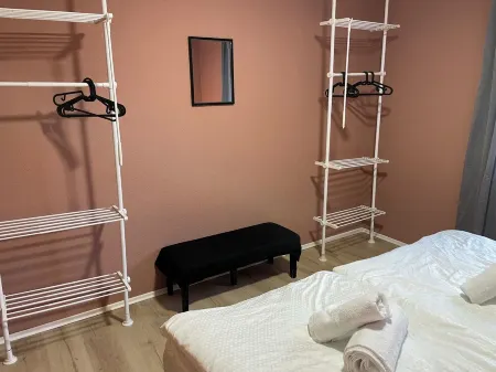 Komfortable Ferienwohnung für Familien und Reisegruppen Stadtmitte Neu-ulm Отели рядом со станцией Neu-Ulm