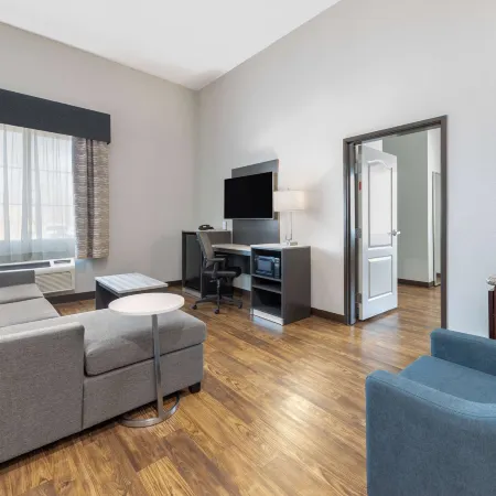 La Quinta Inn & Suites by Wyndham Allen at the Village