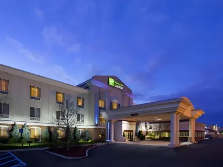 Holiday Inn Express TOLEDO-OREGON by IHG