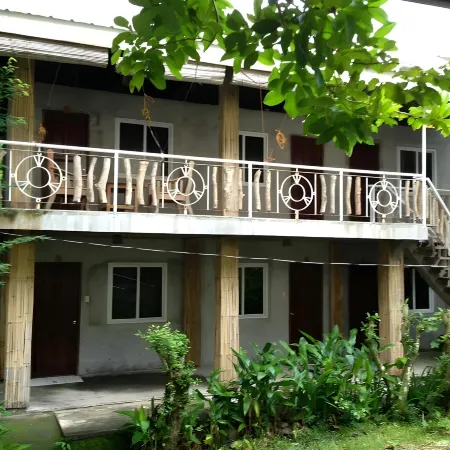 Algen's Dive Resort