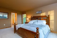 Sky High Chalet! Gorgeous home on 10+ acres with hot tub, 2 minutes to Wellsboro - 3 stjerner