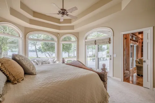 Lake Balboa Executive Home, Lakeview Every Room. Private Peninsula