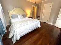 ☆KING BED☆ Family Friendly - Walk to Zoo & Waterpark; Near Downtown & Midtown Hotel a Forrest County