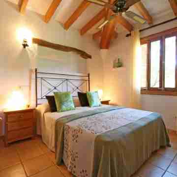 Rural tranquillity at the foot of the Tramuntana, pool with panoramic views Rooms
