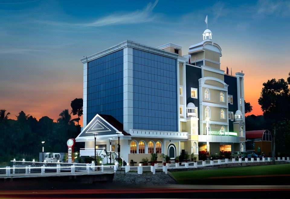 Hotel Olive International - Housity
