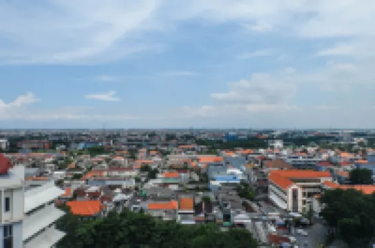 Classic Modern Studio Room Apartment at the Square Surabaya