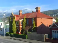 Edinburgh Gallery Bed & Breakfast Hotels in West Hobart