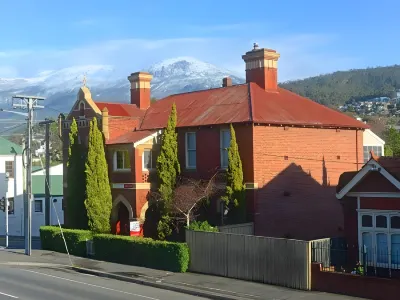Edinburgh Gallery Bed & Breakfast Các khách sạn ở West Hobart