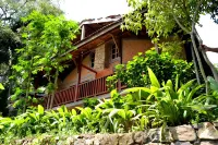 Landa Holiday House Hotels near Moore waterfall මුවර් ඇල්ල