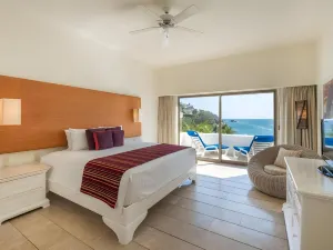 Camino Real Zaashila Huatulco