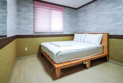 Page Pension Hotels near Inje Mountain Village Folk Museum